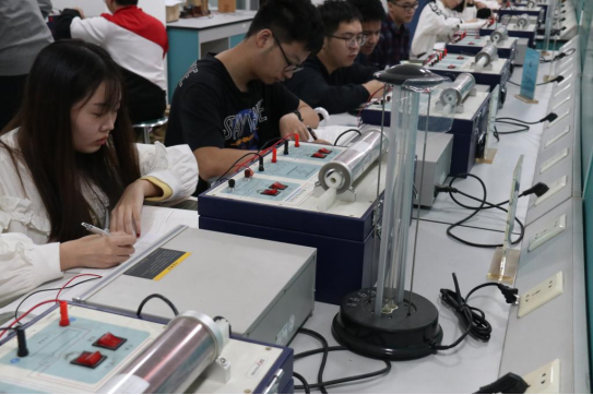 大學實操實驗室設備發展現狀