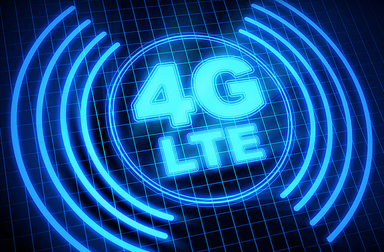 支持多種網絡通信：主板自帶1給miniPCIe插槽和1個SIM卡槽，支持擴展WiFi模塊或4G模塊，配置靈活，實現WiFi和4G無限暢聯，輕松實現無線網絡通訊。