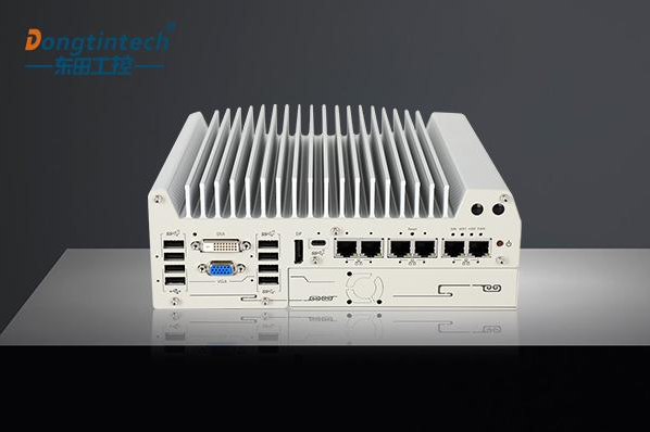 東田嵌入式無風扇工控機.png