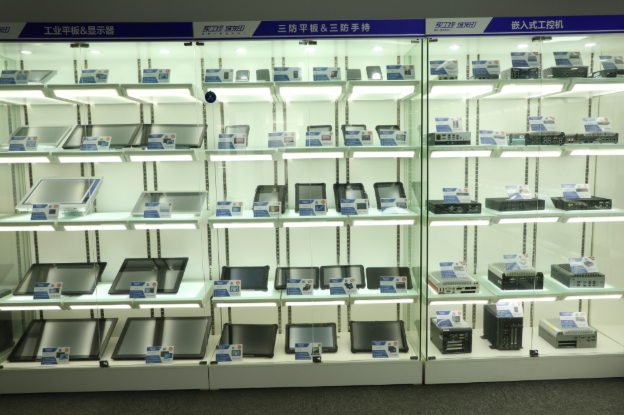 東田工控機(jī)展柜.png